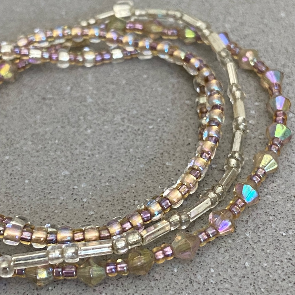set of 4 stretchy iridescent glass bead bracelets